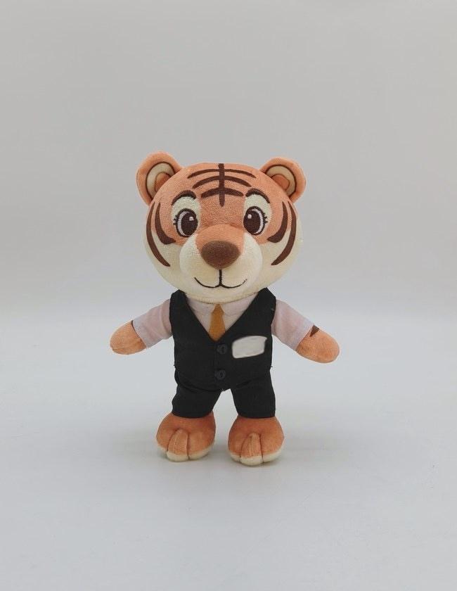 Échantillon préproduction approuvé de la mascotte tigre en gilet sur mesure
